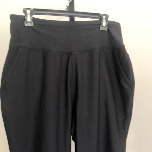 Old Navy Active Powersoft X-Large Leggings With 2 Pockets - Picture 2 of 8